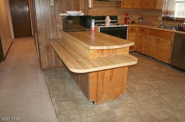 3252 Triple Ln, Caryville FL  32425-6406 exterior