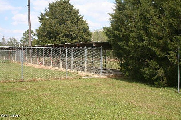 3252 Triple Ln, Caryville FL  32425-6406 exterior