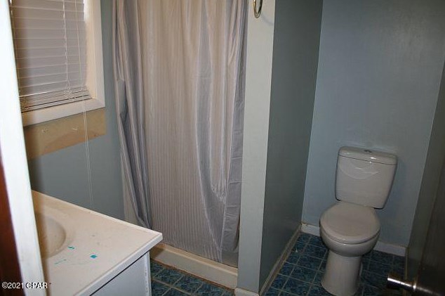 3252 Triple Ln, Caryville FL  32425-6406 exterior