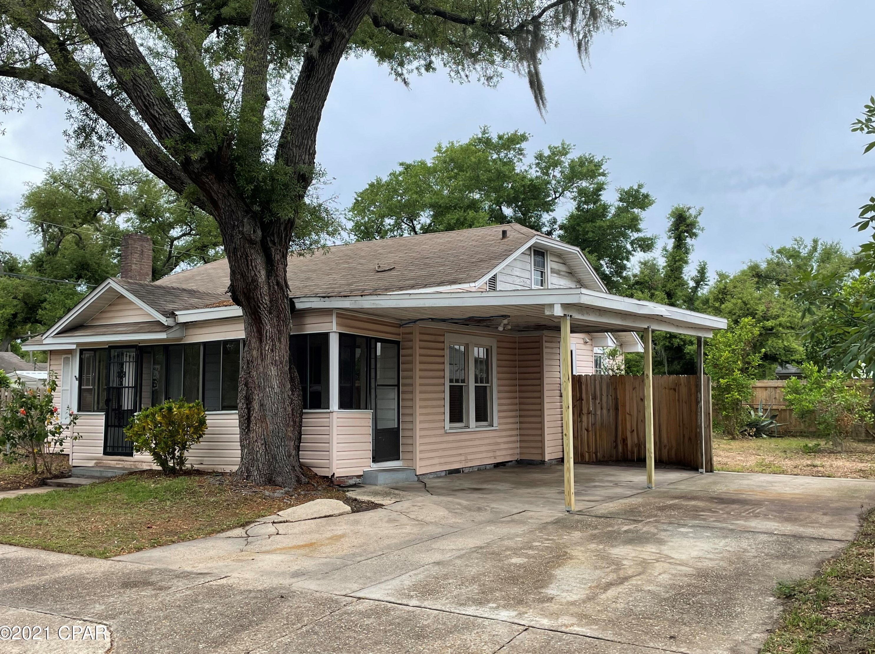 415 2nd St, Panama City FL  32401-3232 exterior