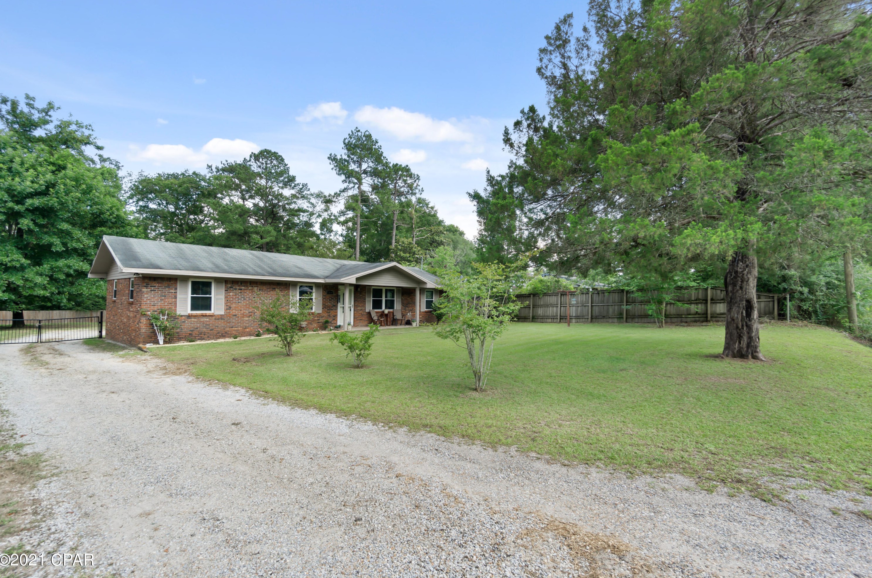 1200 State St, Caryville FL  32425-1404 exterior