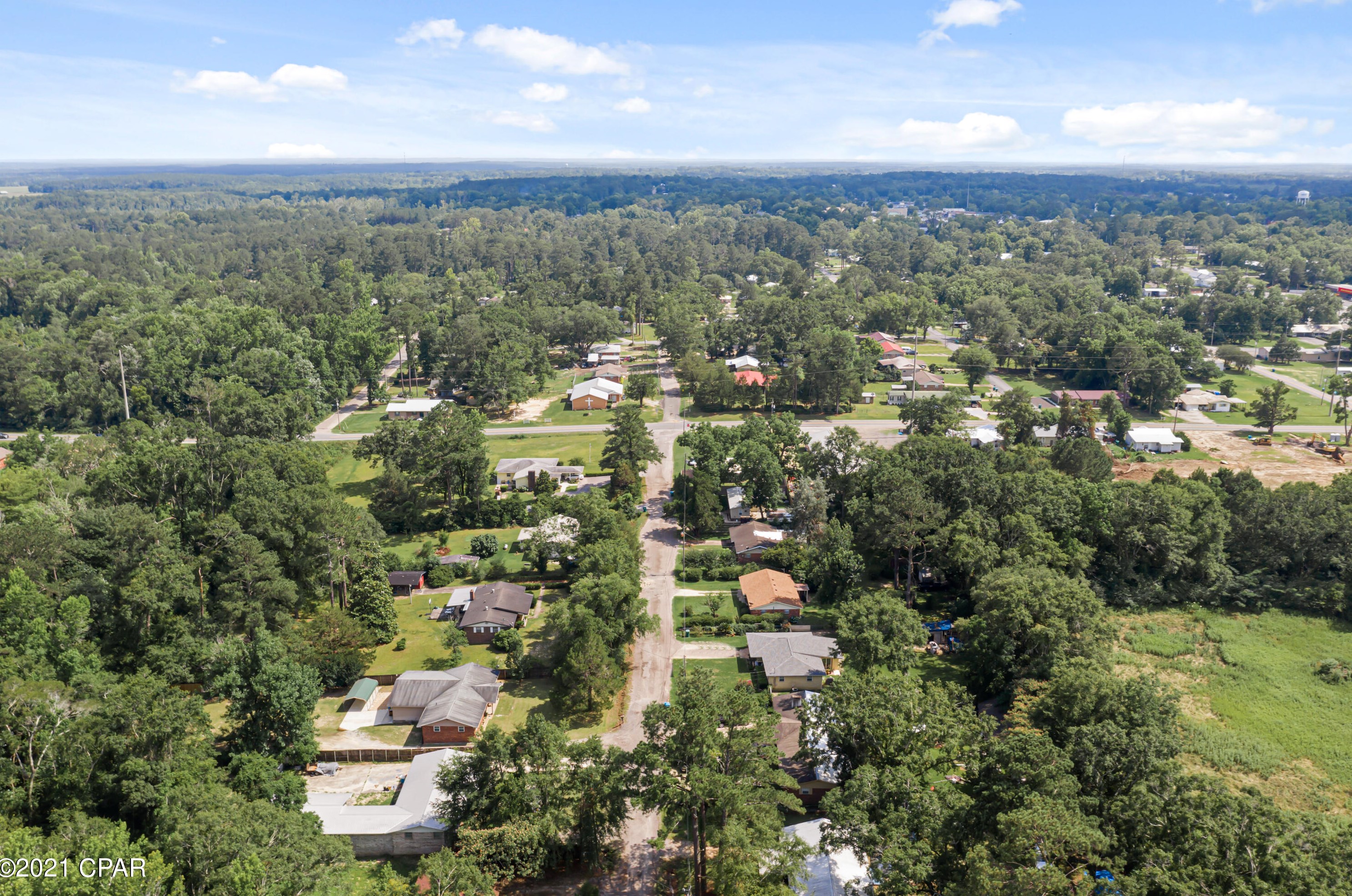 1200 State St, Caryville FL  32425-1404 exterior