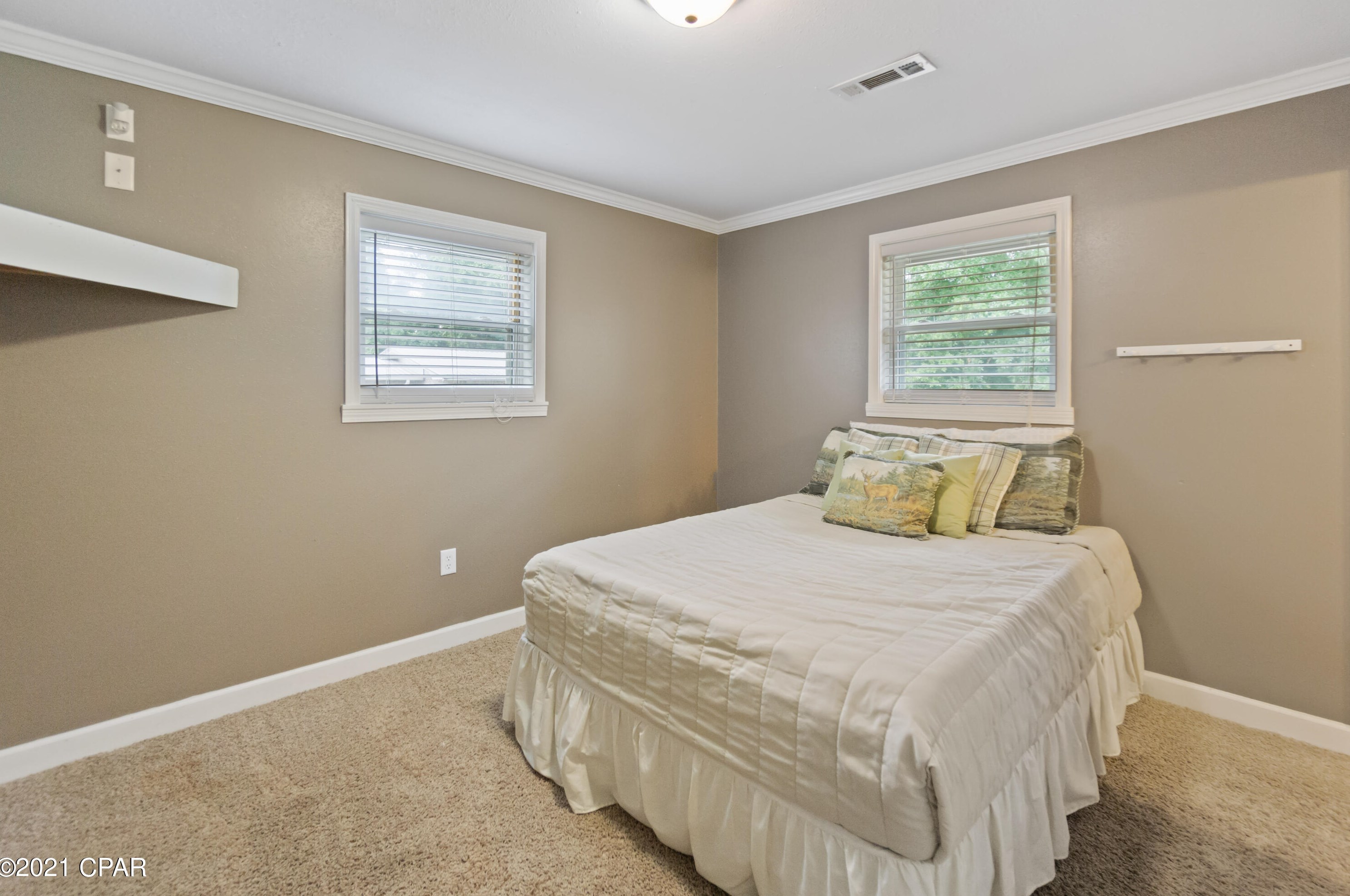 1200 State St, Caryville FL  32425-1404 exterior