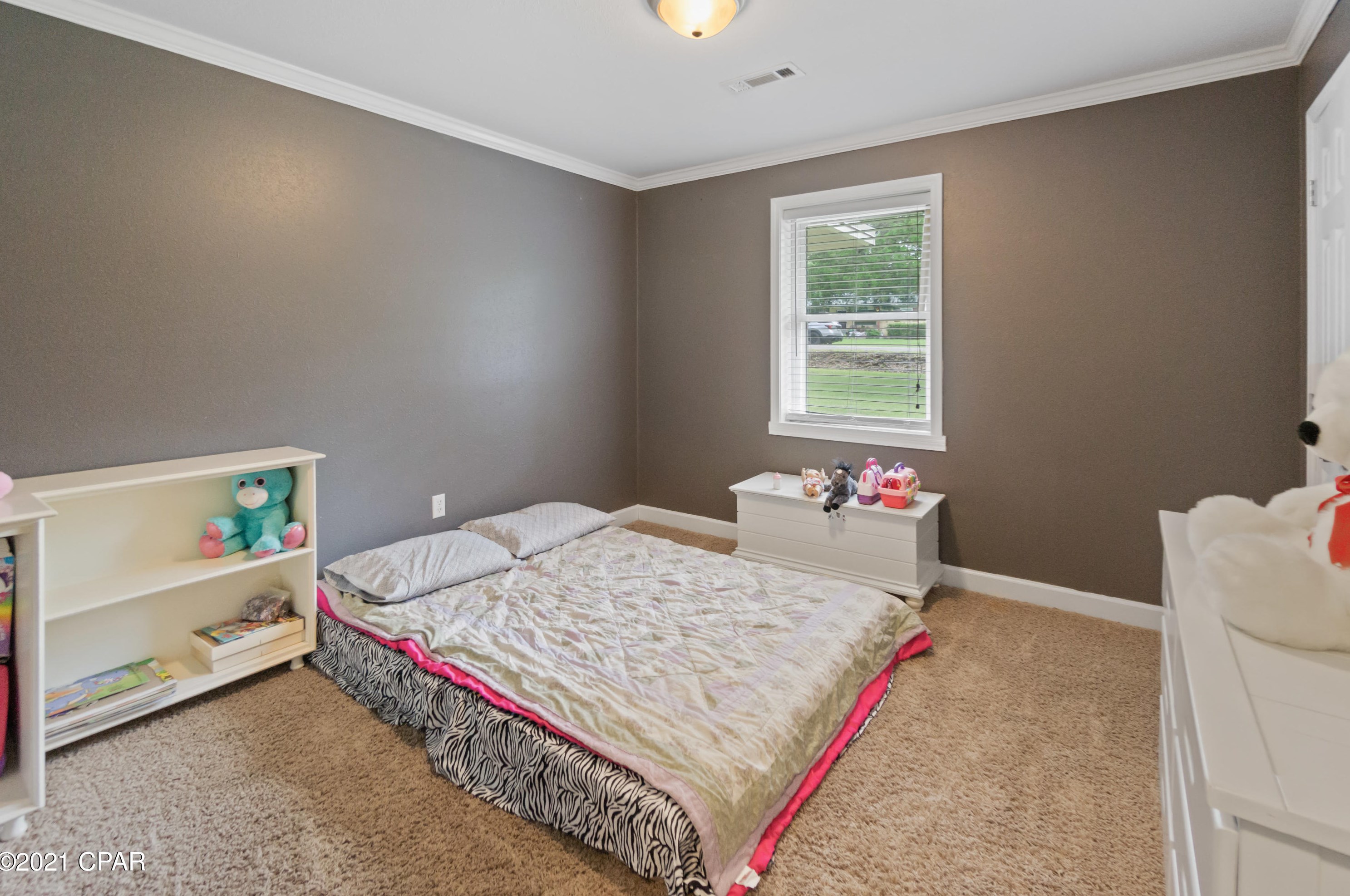 1200 State St, Caryville FL  32425-1404 exterior