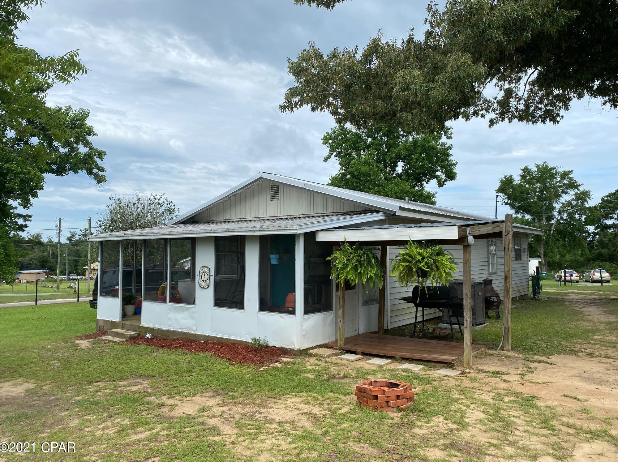 2060 Gay Ave, Sneads, FL 32460