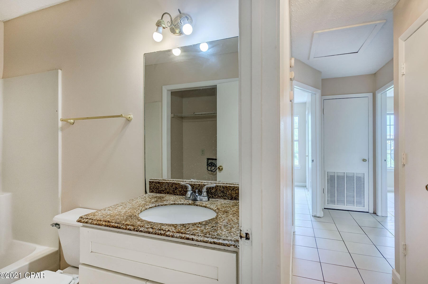 2712 Oak Hammock Dr, Panama City FL  32401-7108 exterior