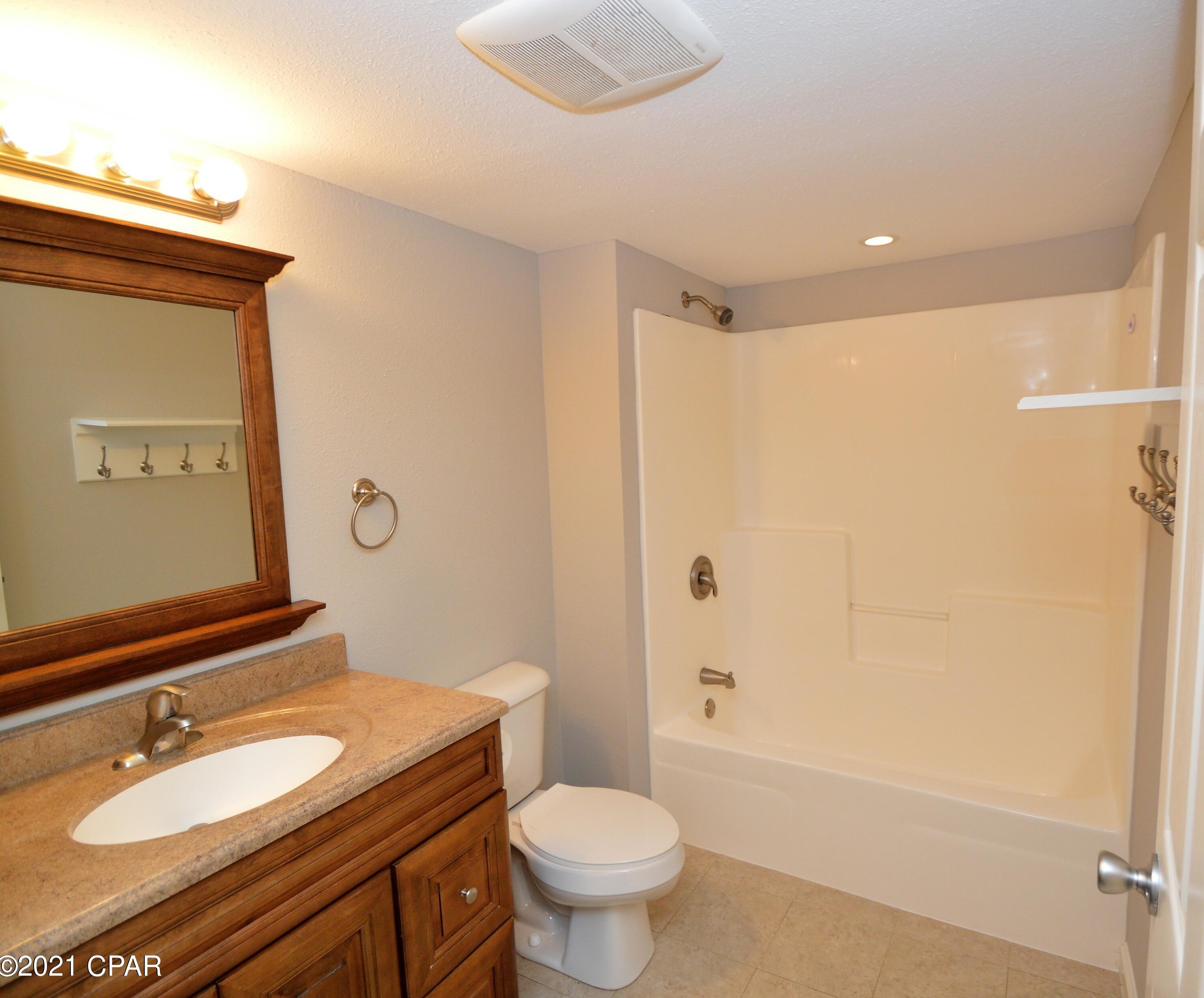 1105 State St, Bonifay FL  32425-1402 exterior