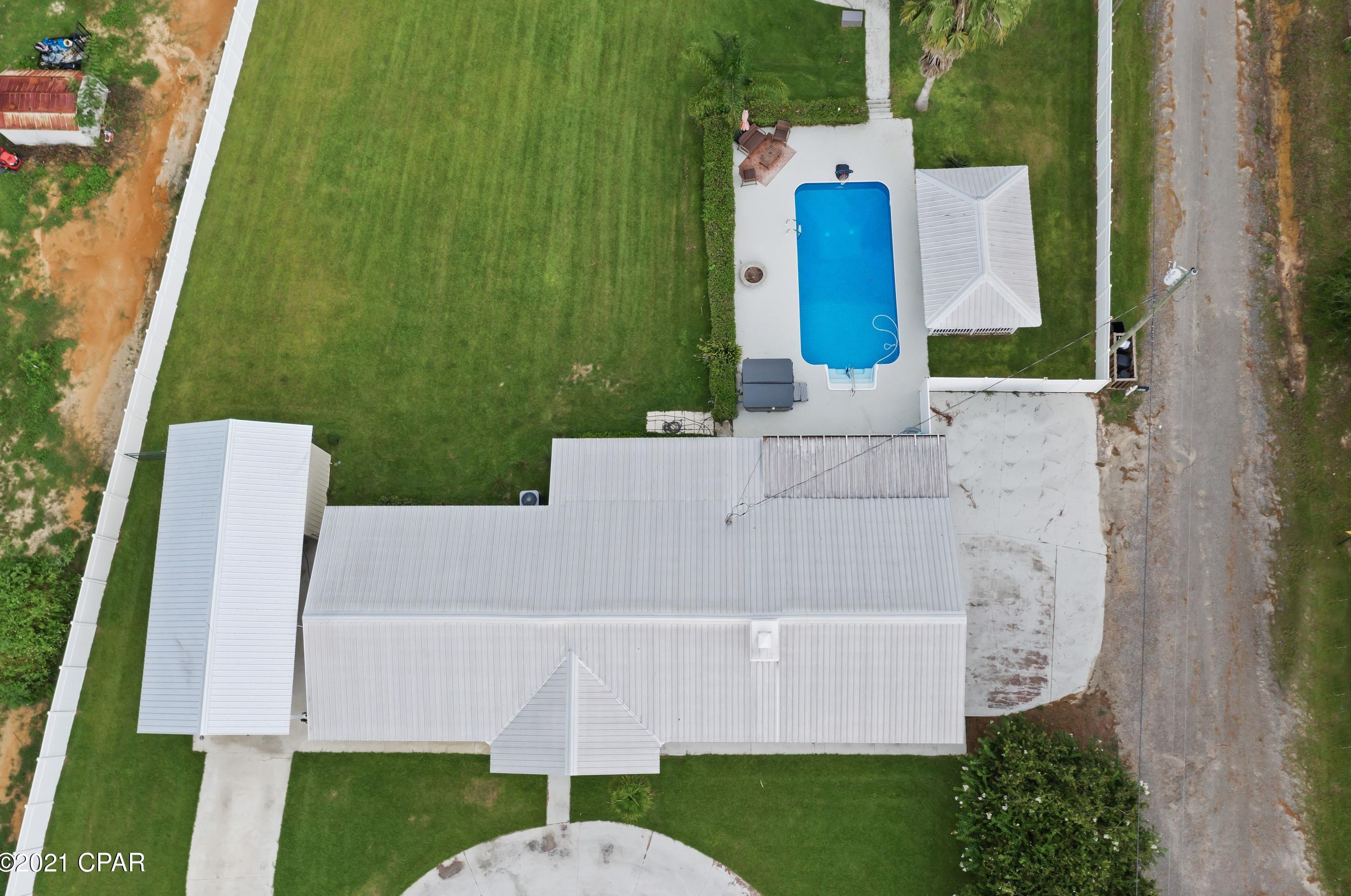 2977 Sand Path Rd, Bonifay FL  32425-7433 exterior