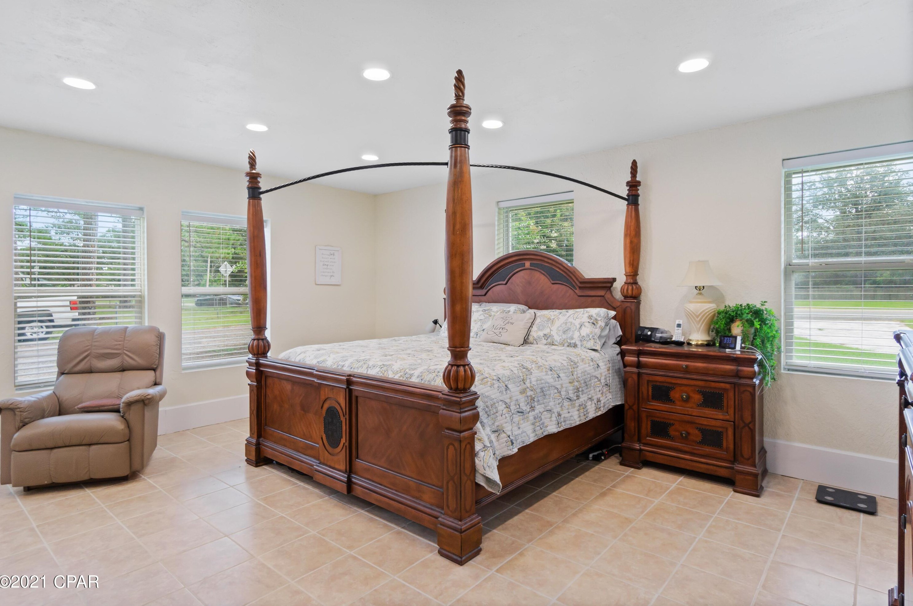 2977 Sand Path Rd, Bonifay FL  32425-7433 exterior