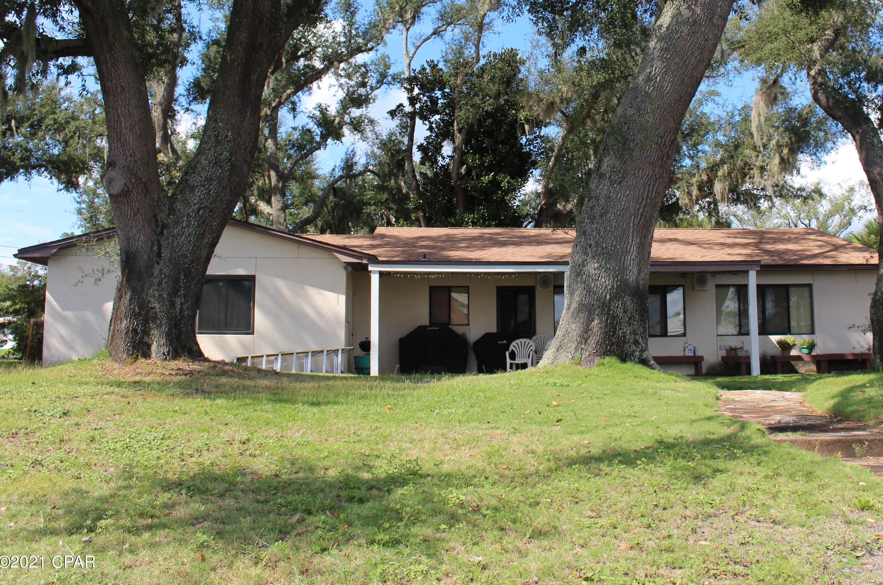 3709 Shoreline Cir, Panama City FL  32405-1213 exterior
