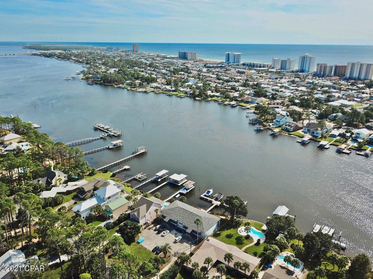 7205 Lagoon Dr, Panama City FL 32408-5571 exterior