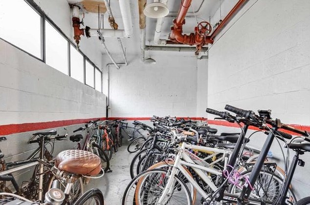 135 Montgomery St, Jersey City NJ  07302-3670 exterior