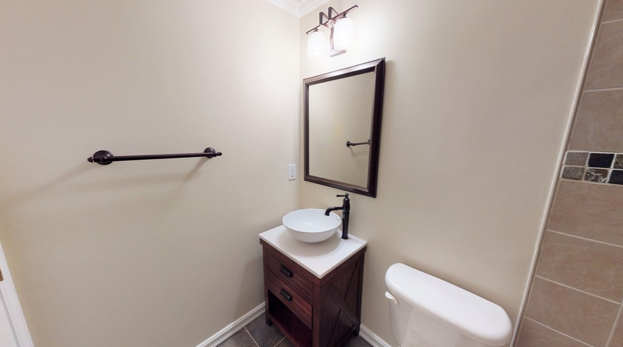 207 Blue Heron Dr, Secaucus NJ 07094-2937 exterior