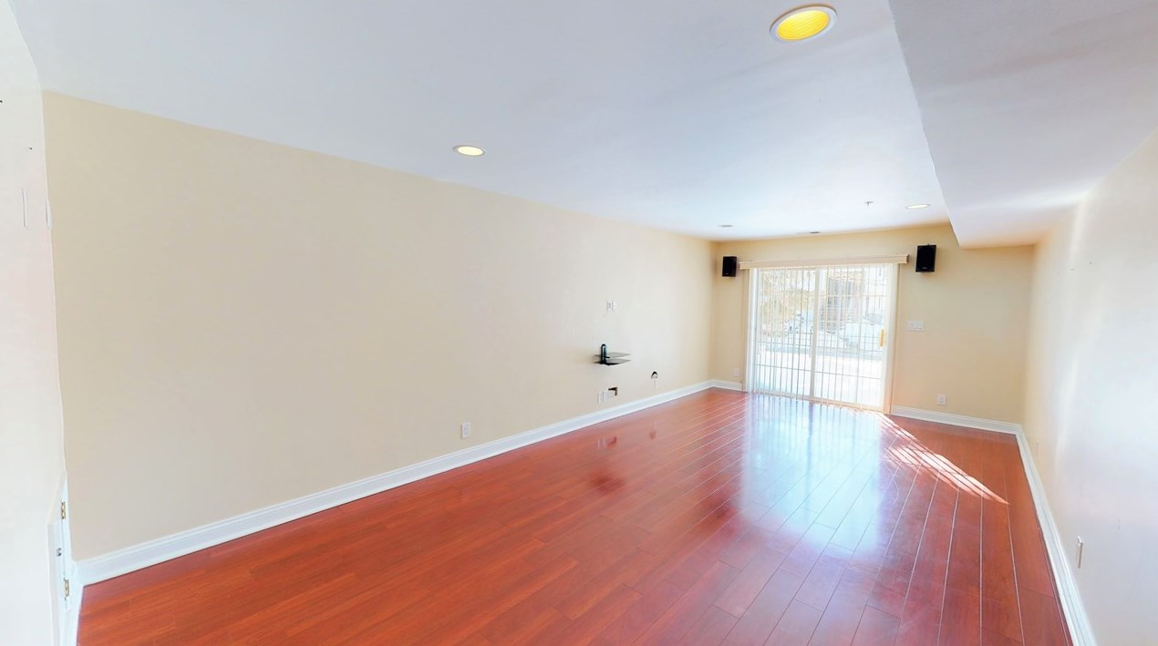 207 Blue Heron Dr, Secaucus NJ 07094-2937 exterior