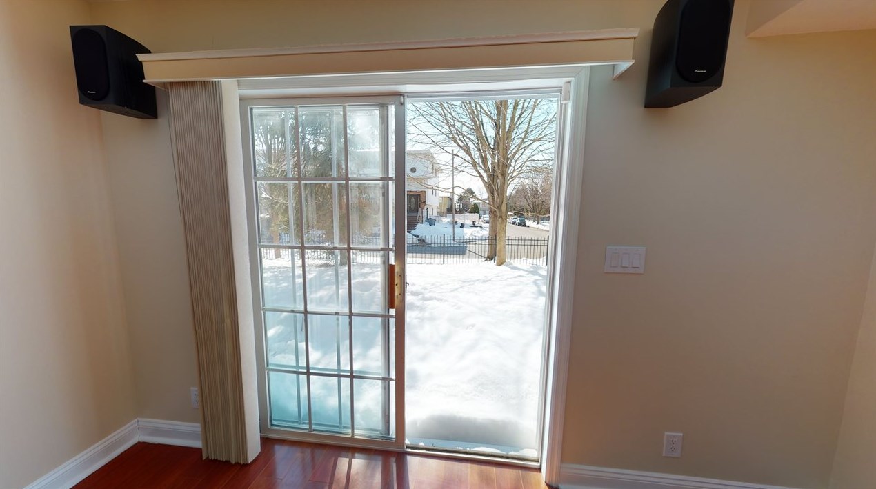 207 Blue Heron Dr, Secaucus NJ 07094-2937 exterior