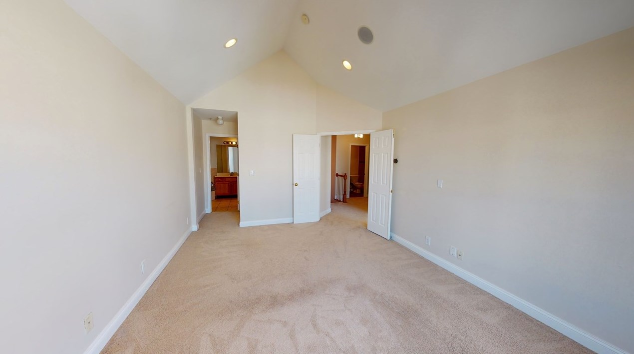 207 Blue Heron Dr, Secaucus NJ 07094-2937 exterior