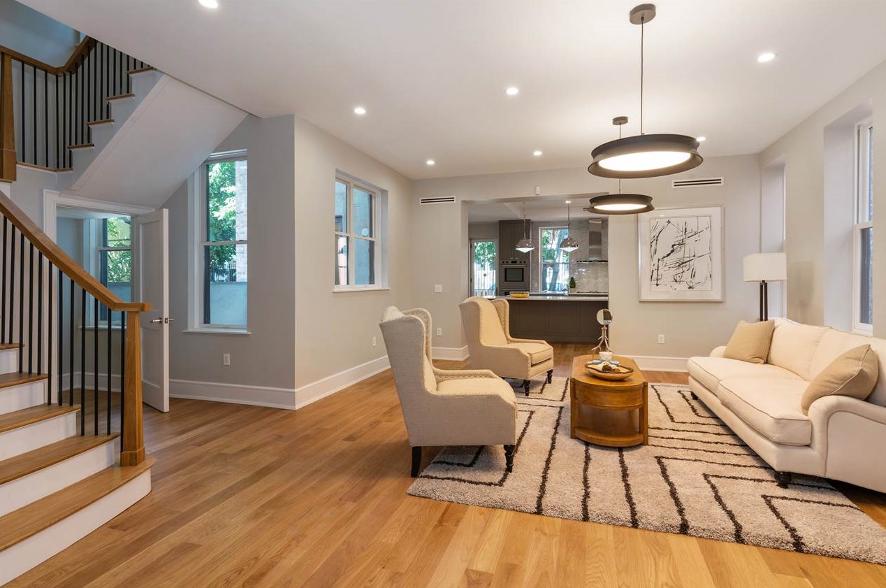 162 Mercer St, Jersey City NJ  07306-2401 exterior