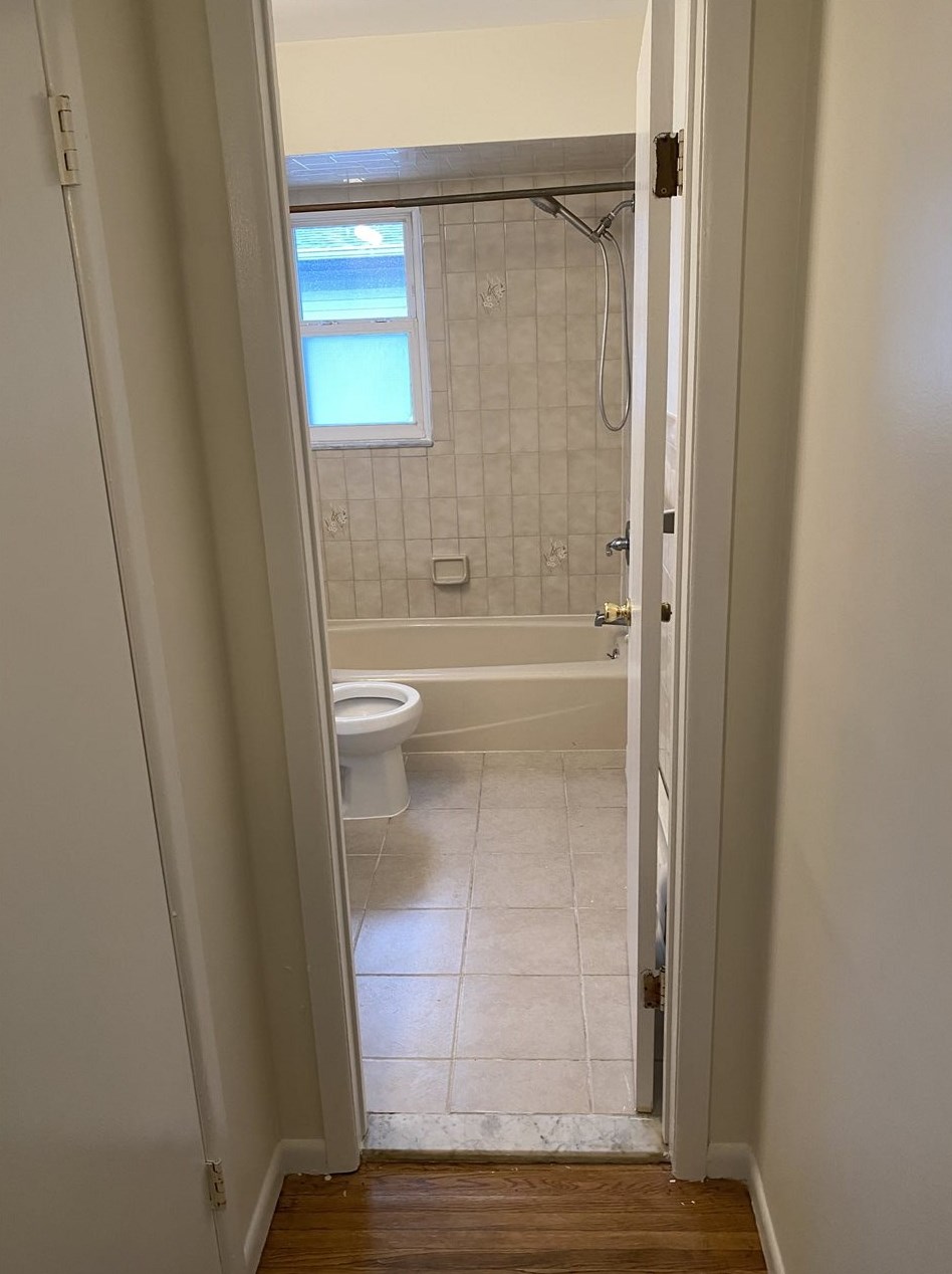 20 Village Pl, Secaucus NJ  07094-4032 exterior