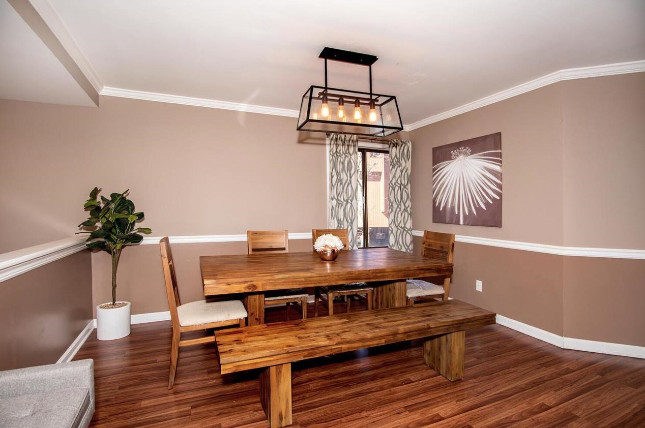 581 Sanderling Ct, Secaucus NJ 07094-2220 exterior