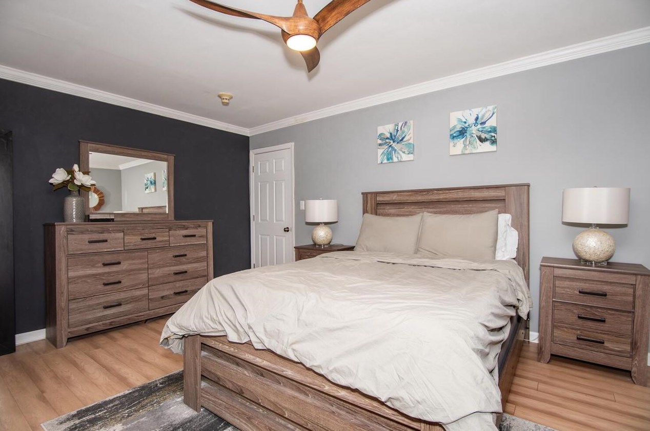 581 Sanderling Ct, Secaucus NJ 07094-2220 exterior