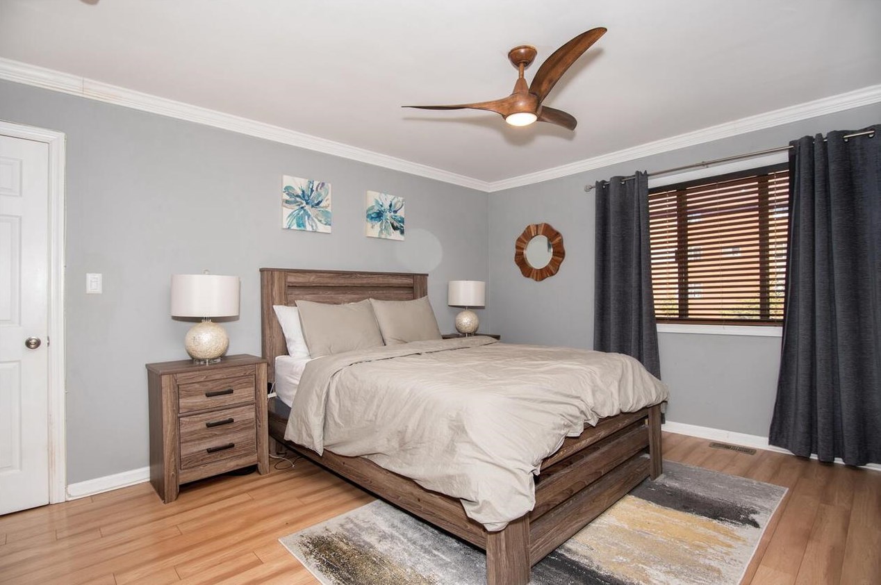 581 Sanderling Ct, Secaucus NJ 07094-2220 exterior