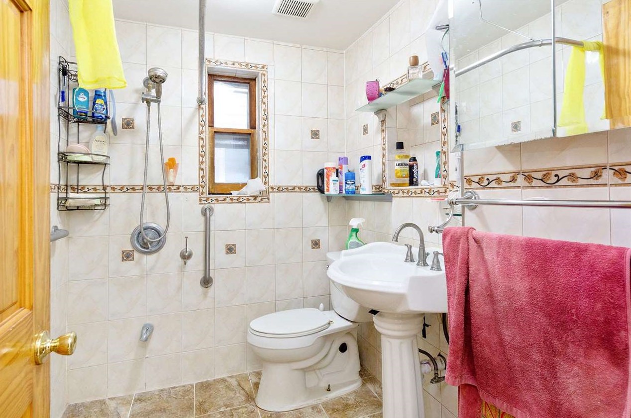 281 Liberty Ave, Jersey City NJ 07307-4417 exterior