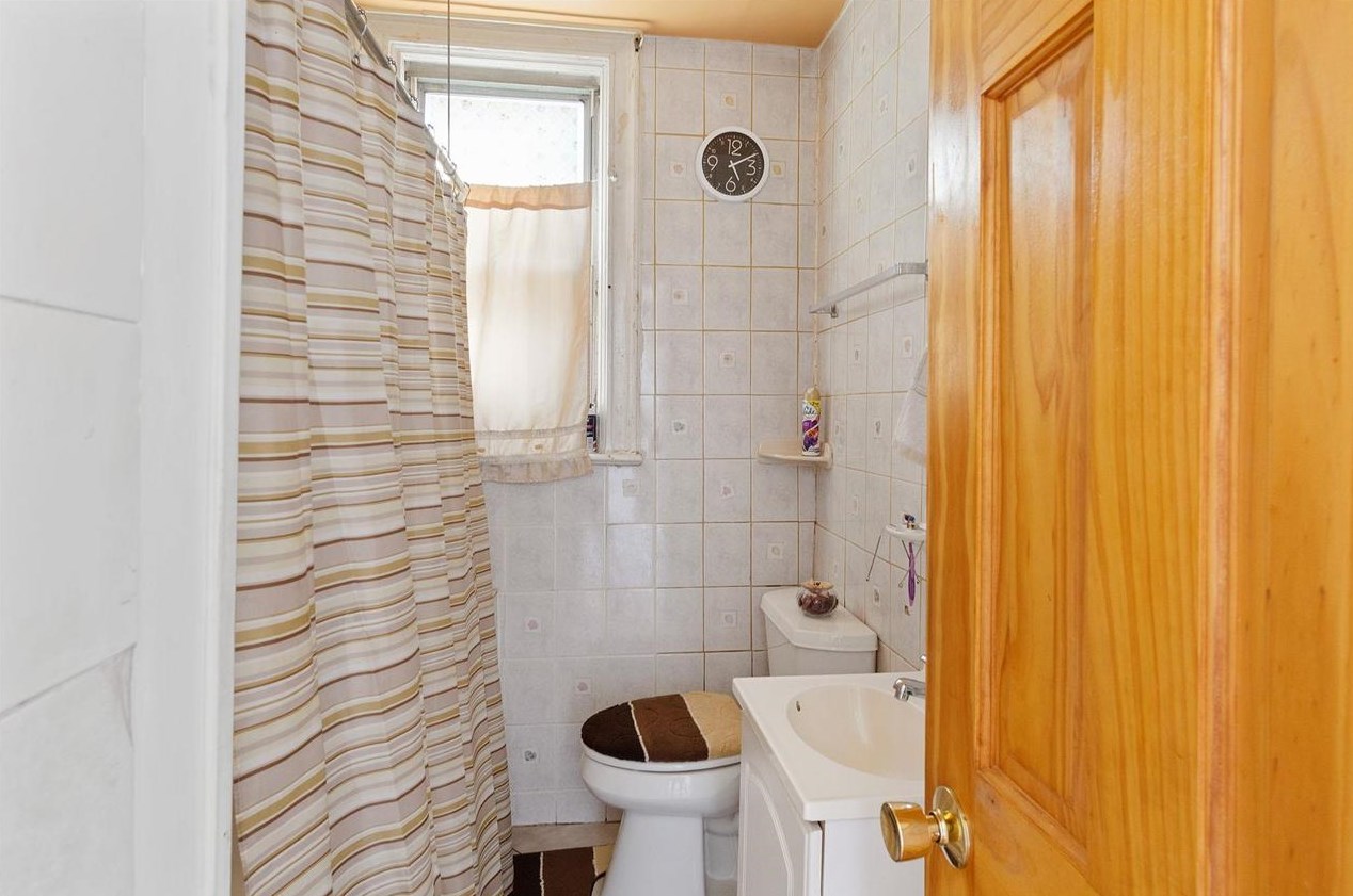 281 Liberty Ave, Jersey City NJ 07307-4417 exterior