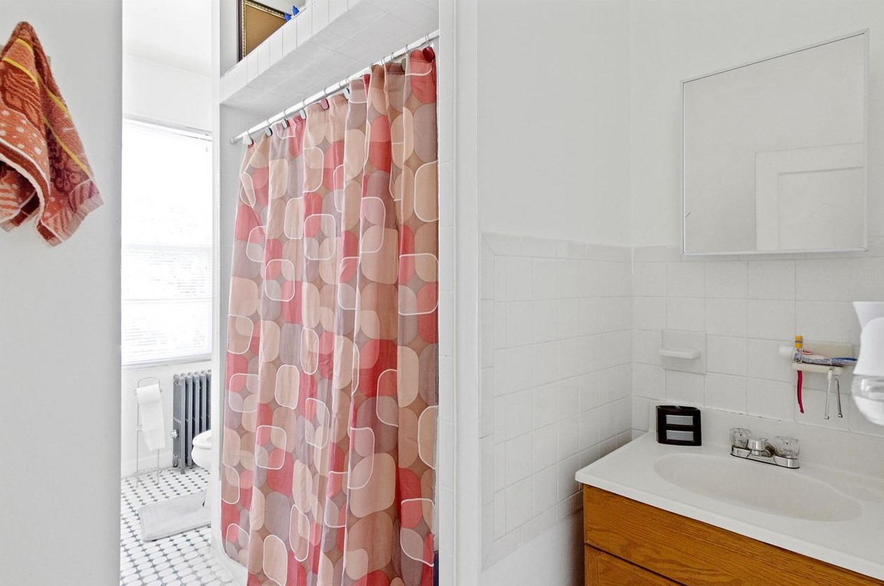 281 Liberty Ave, Jersey City NJ 07307-4417 exterior