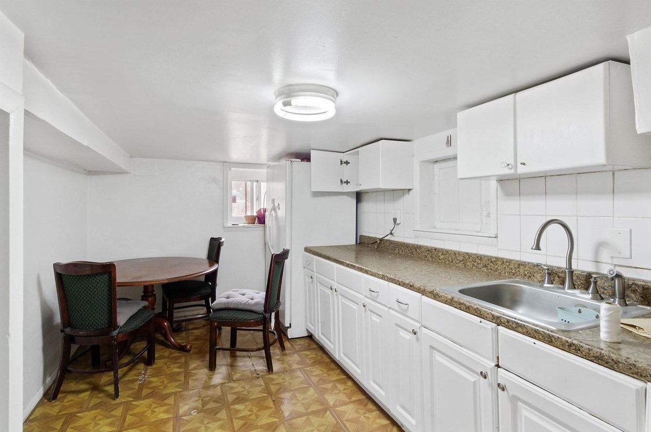 281 Liberty Ave, Jersey City NJ 07307-4417 exterior