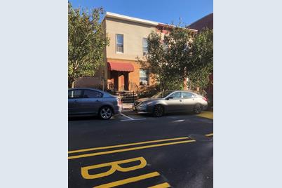 1608 Summit Ave - Photo 1