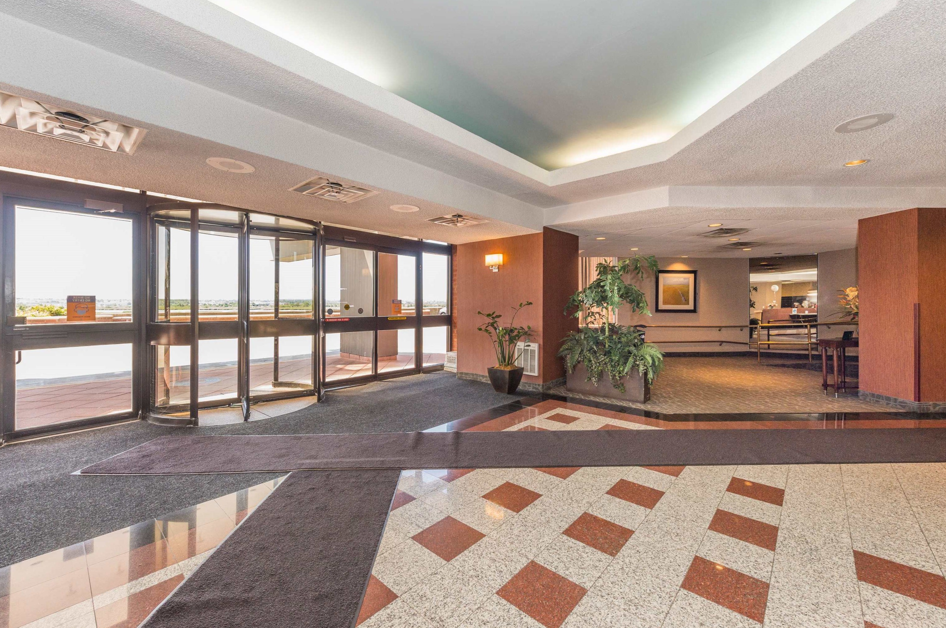 426 Harmon Cove Tower, Secaucus NJ  07094-1731 exterior