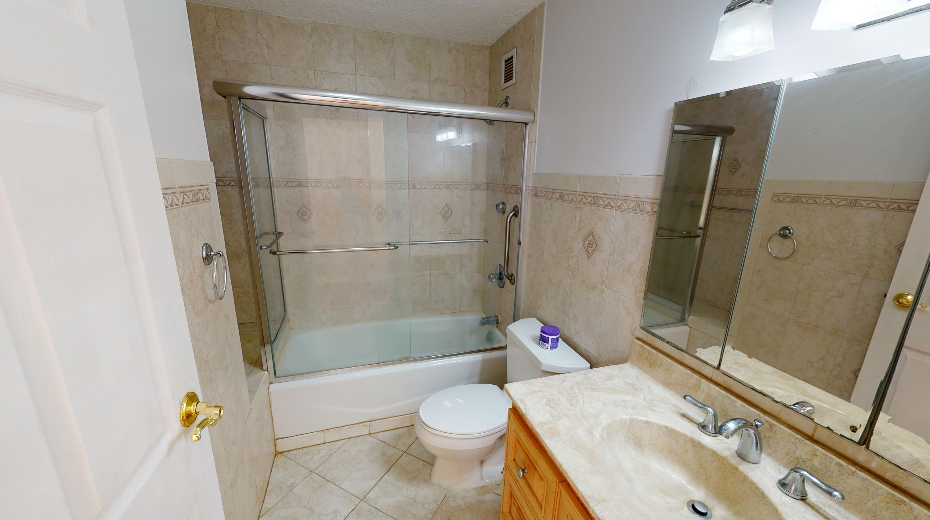 426 Harmon Cove Tower, Secaucus NJ  07094-1731 exterior