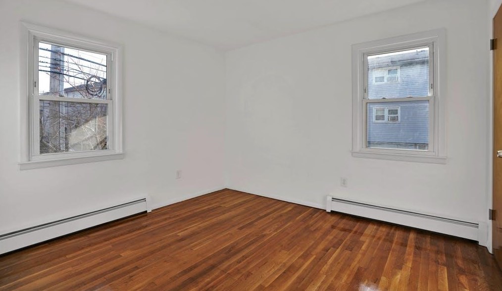 5 Ctr Ave, Secaucus NJ  07094-3224 exterior