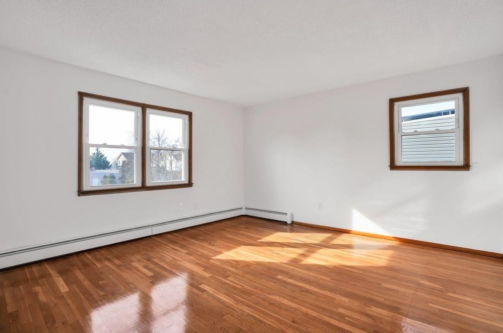 5 Ctr Ave, Secaucus NJ  07094-3224 exterior