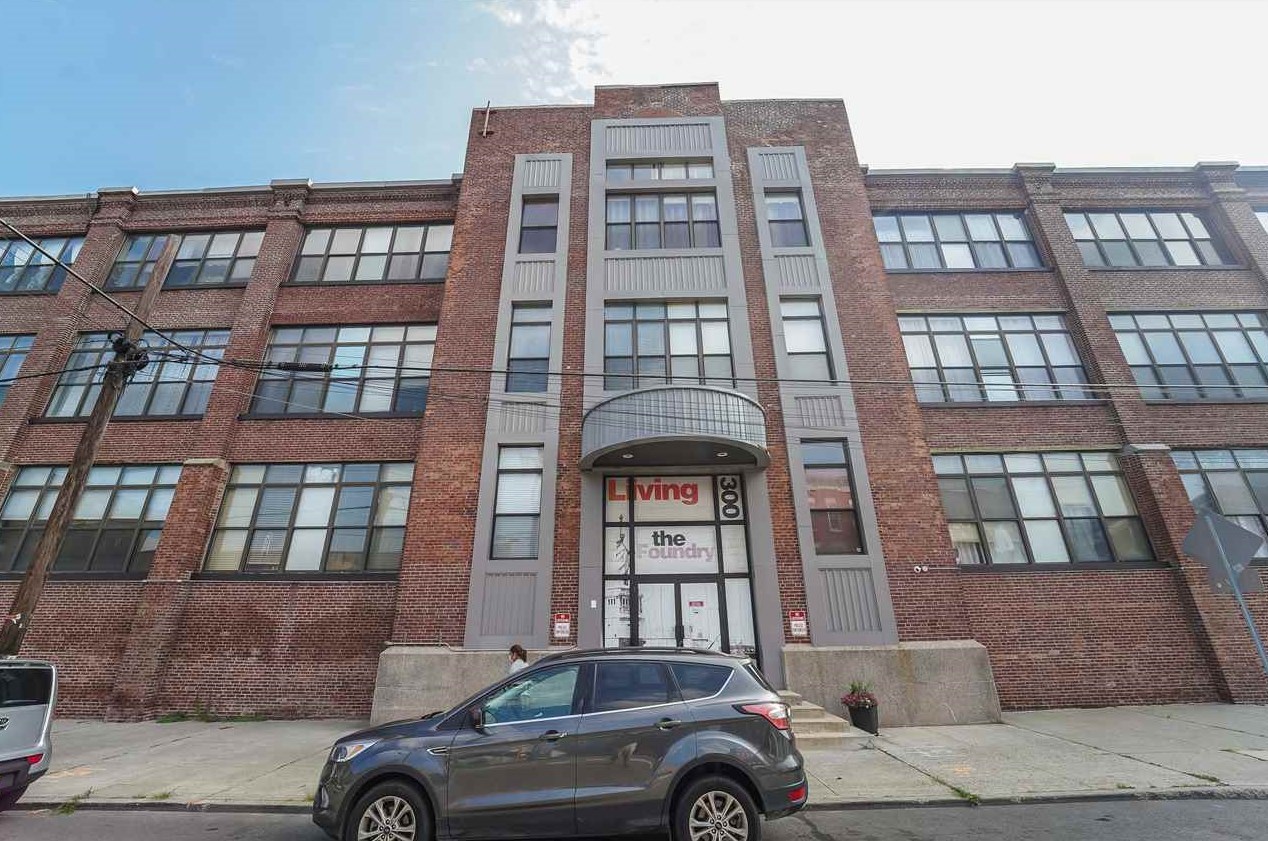 300 Communipaw Ave, Jersey City NJ  07304-4075 exterior