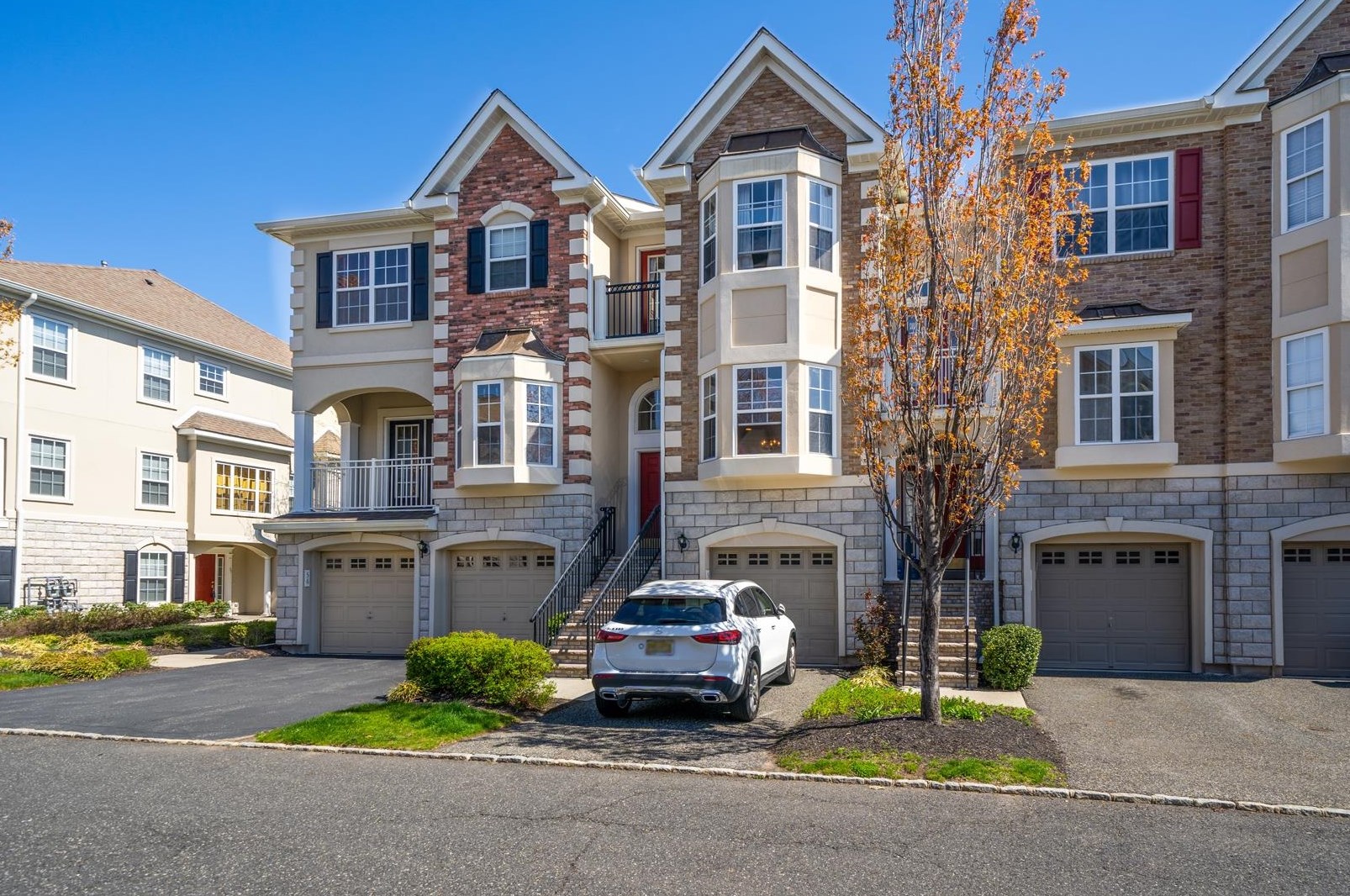 55 Mallard Pl, Secaucus NJ  07094-2942 exterior