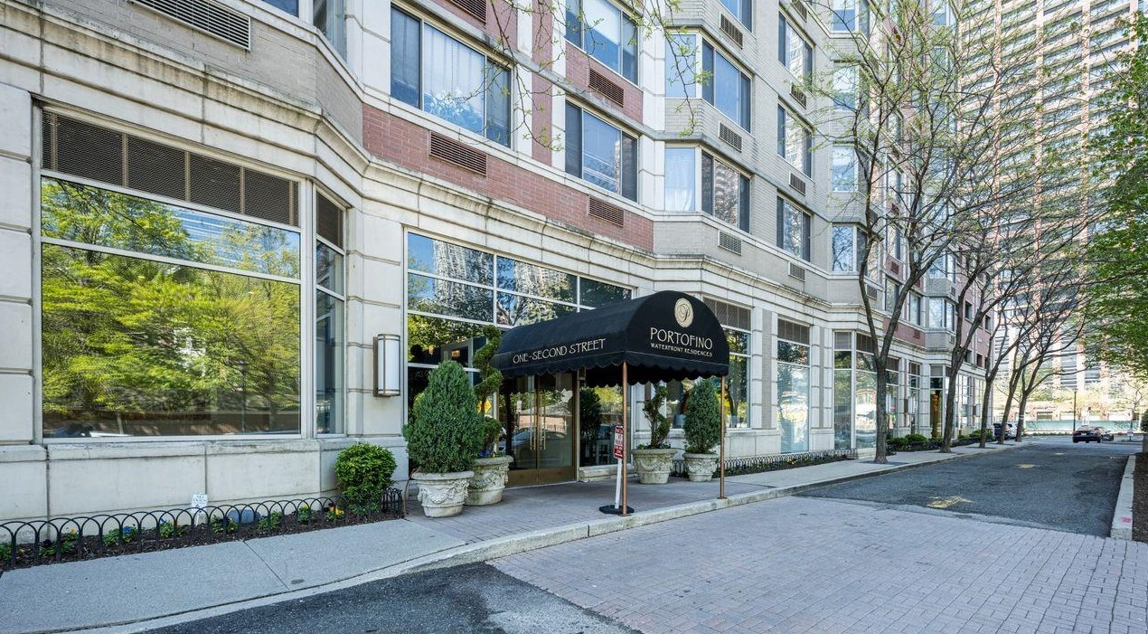 1 2nd St, Jersey City NJ  07302-4900 exterior