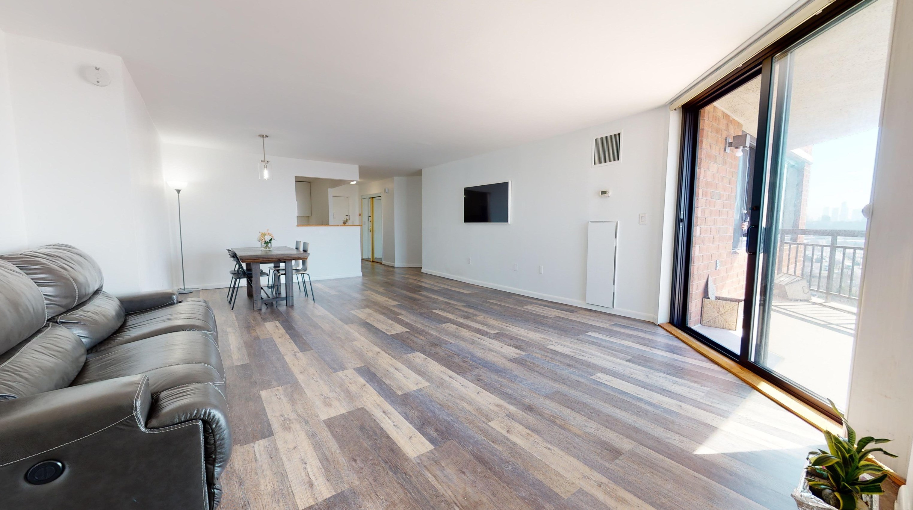 1202 Harmon Cove Tower, Secaucus NJ  07094-1714 exterior