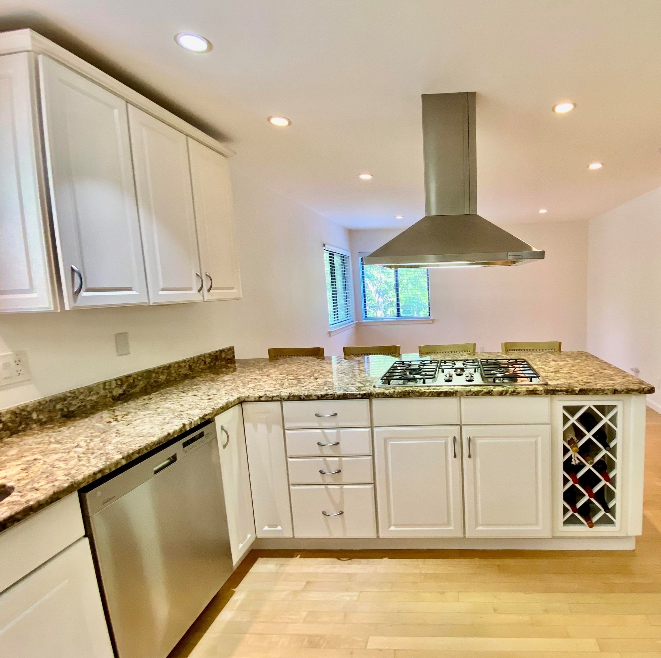 422 Egret Ln, Secaucus NJ  07094-2219 exterior