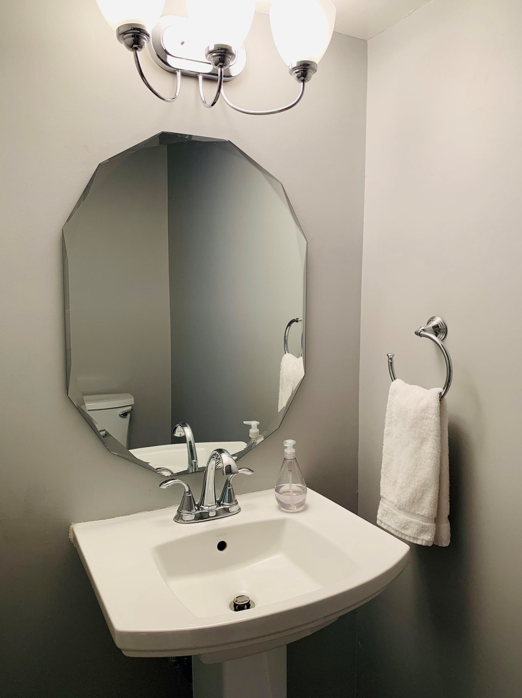 422 Egret Ln, Secaucus NJ  07094-2219 exterior