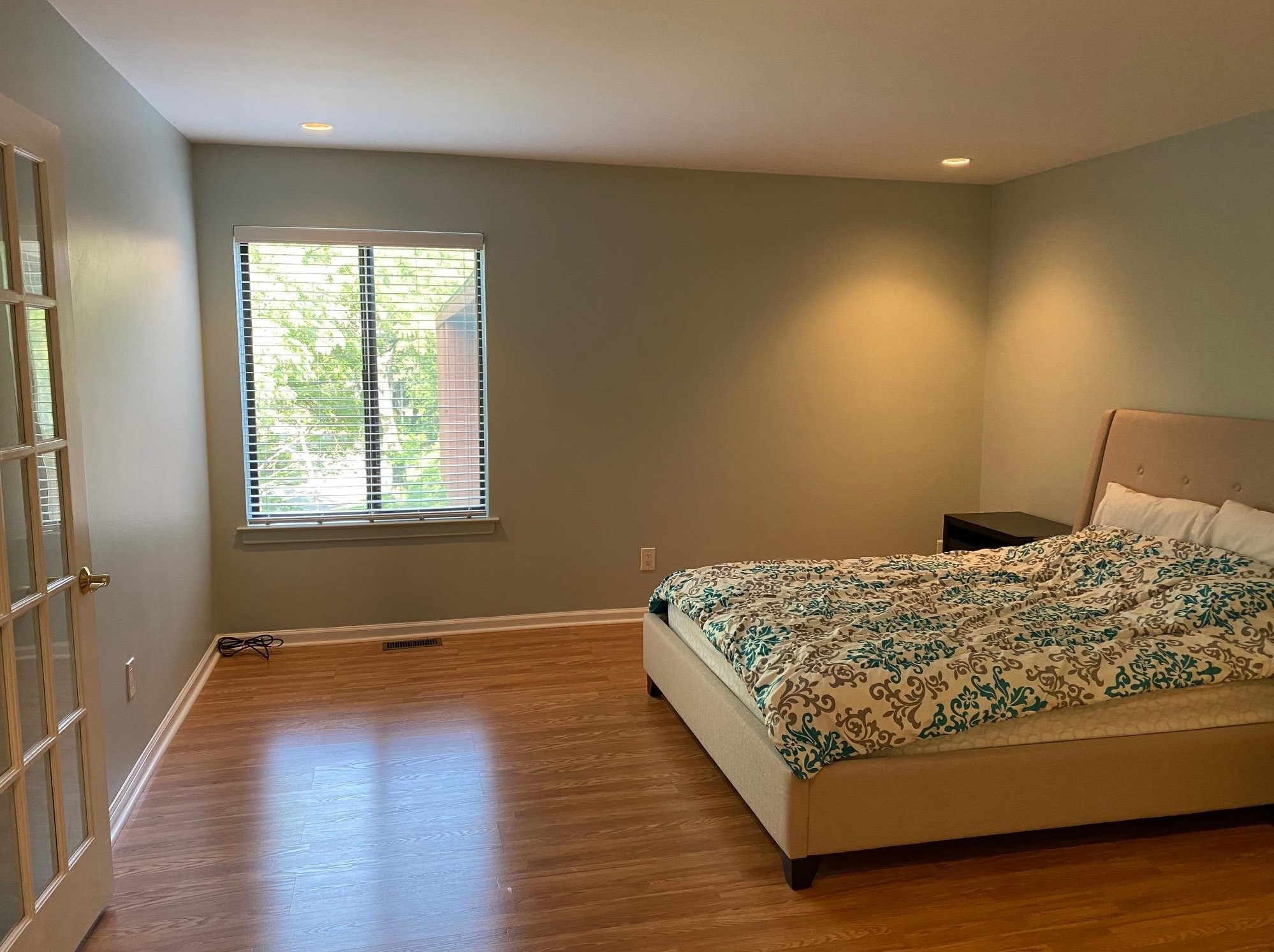 422 Egret Ln, Secaucus NJ  07094-2219 exterior