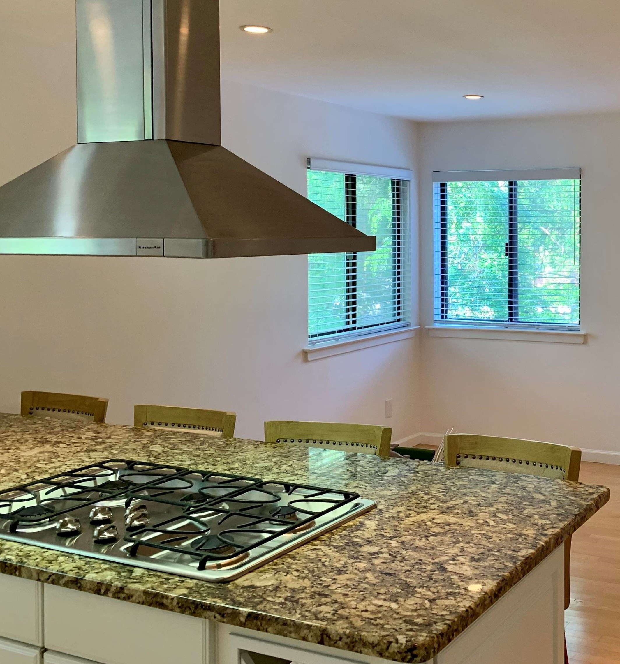 422 Egret Ln, Secaucus NJ  07094-2219 exterior
