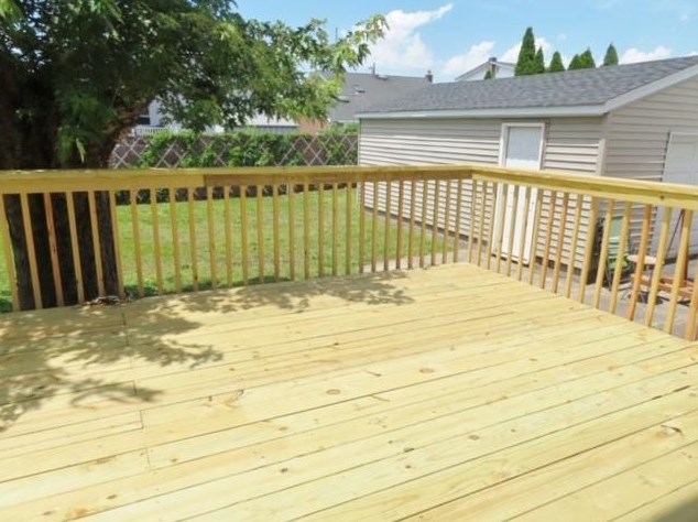 705 Hudson Ave, Secaucus NJ 07094-3024 exterior