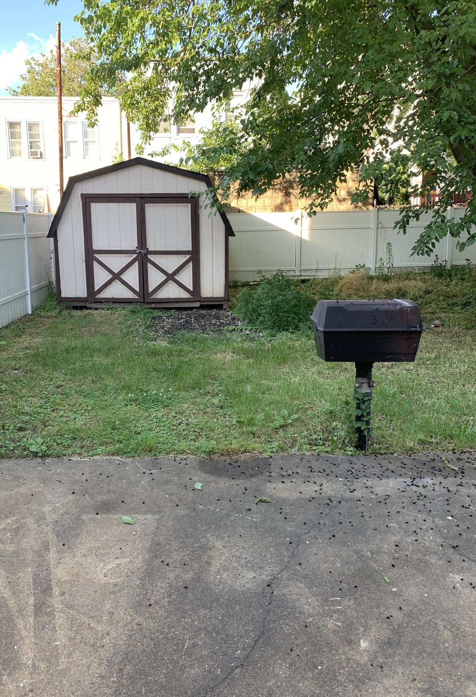 216 Custer Ave, Jersey City NJ 07305-1705 exterior