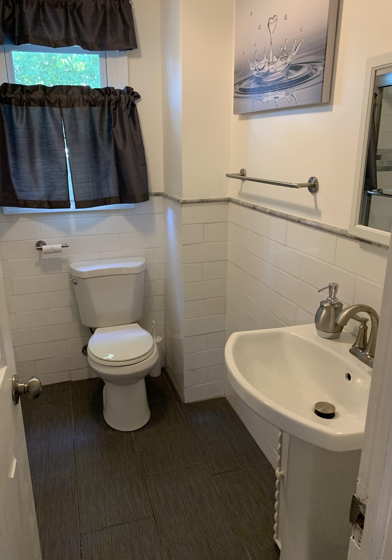 216 Custer Ave, Jersey City NJ 07305-1705 exterior