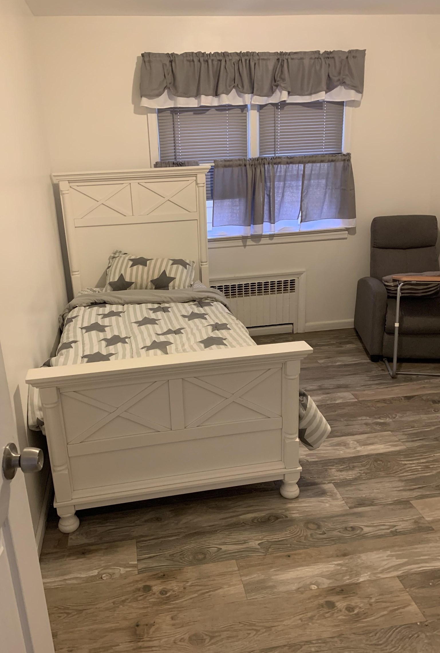 216 Custer Ave, Jersey City NJ 07305-1705 exterior