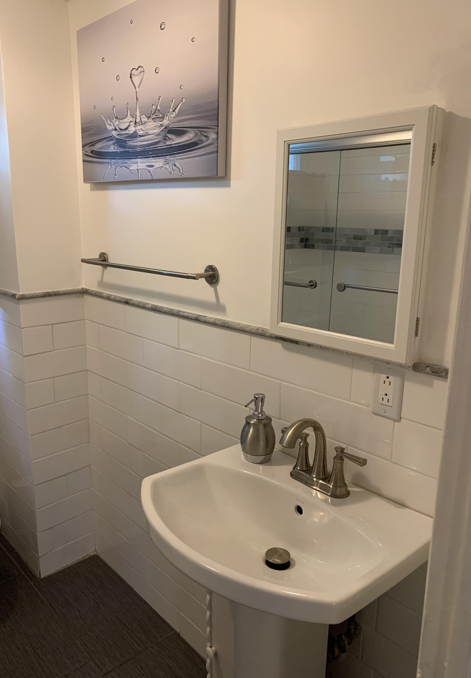 216 Custer Ave, Jersey City NJ 07305-1705 exterior