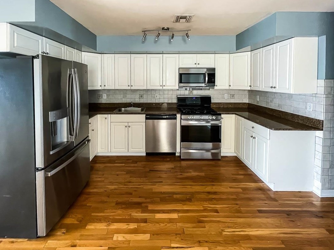 21 Cliff St, Jersey City NJ 07306-3411 exterior