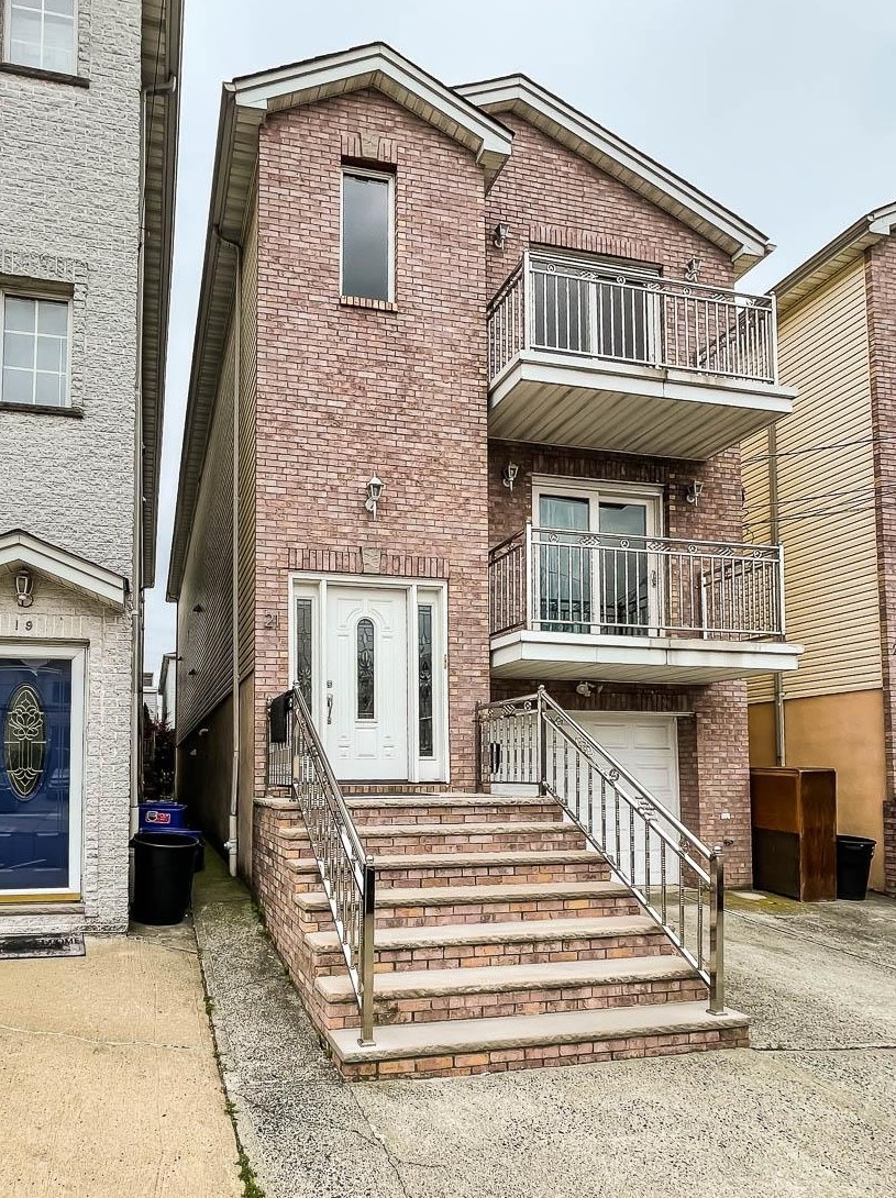21 Cliff St, Jersey City NJ 07306-3411 exterior