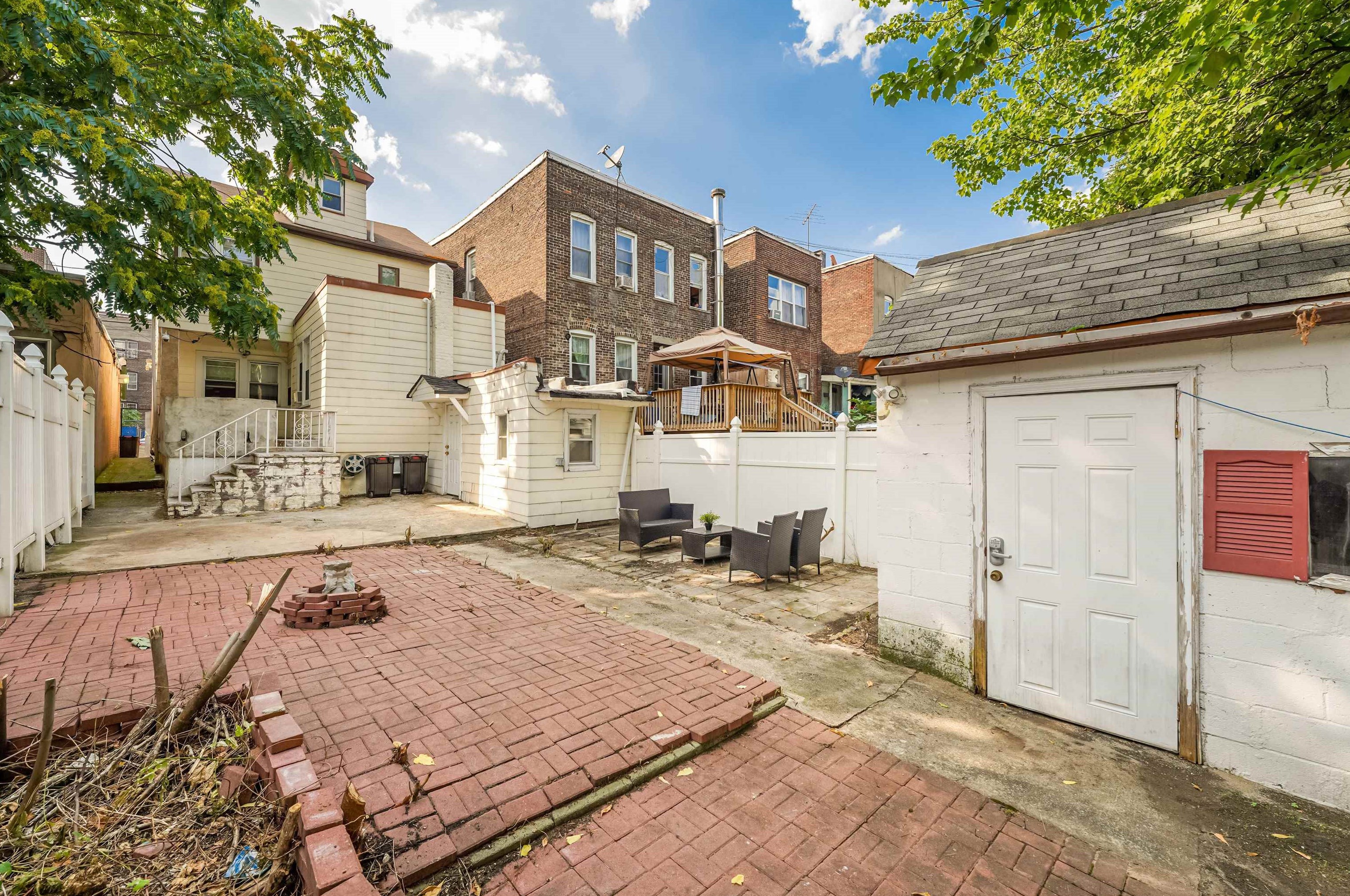 6008 Broadway, West New York NJ  07093-2808 exterior